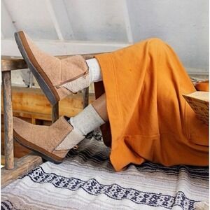 CHACO Revel Tall Brown Fleece Casual Cozy Boots Sz 6.5 Comfy Boho Warm Versatile